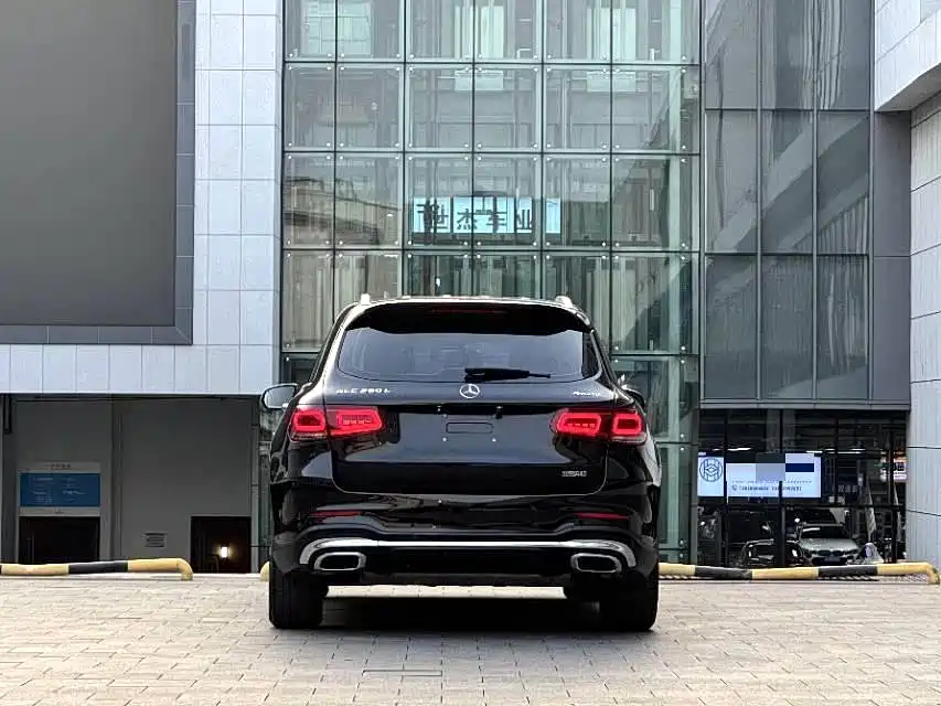 MERCEDES-BENZ GLC