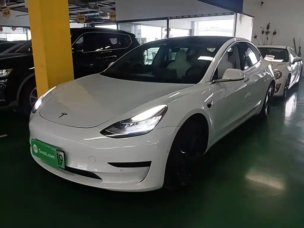 Tesla Model 3 — миниатюра 2
