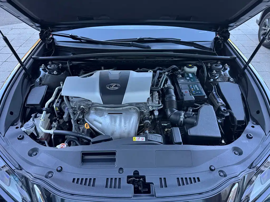 Lexus ES — миниатюра 25