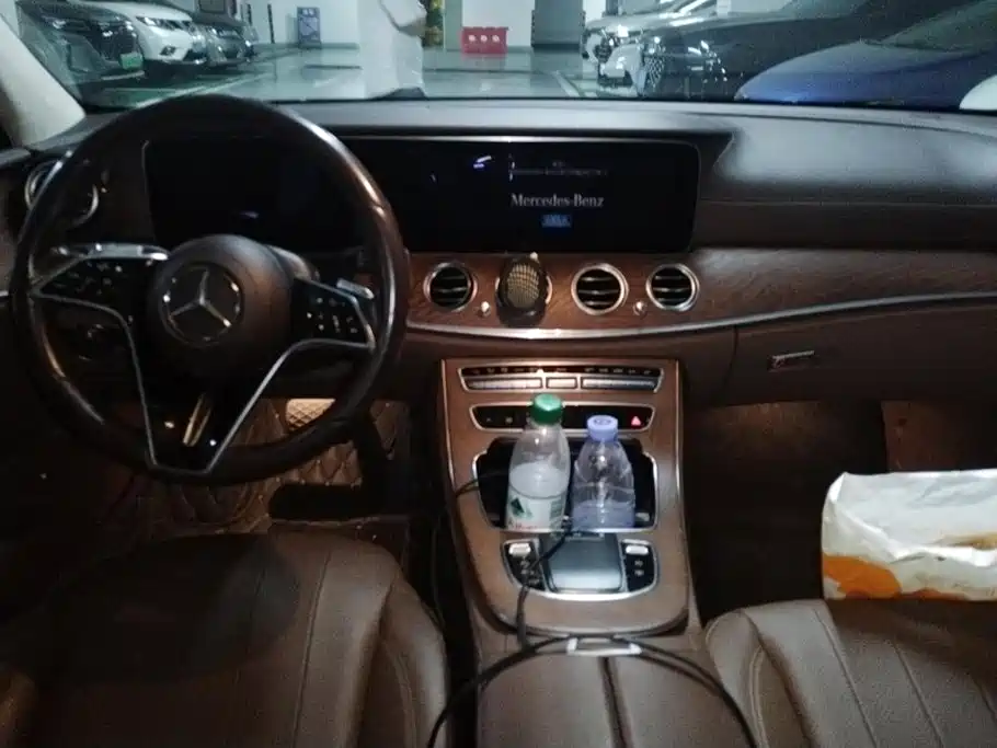 Mercedes-Benz E-Class — миниатюра 12
