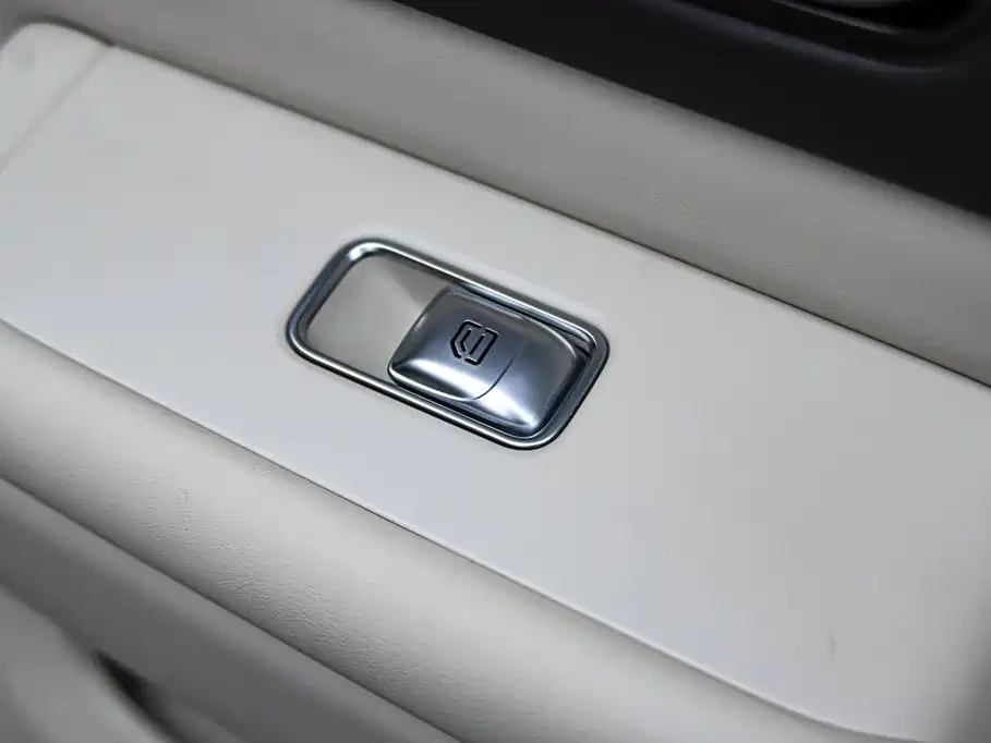 Li Auto Li MEGA — миниатюра 28