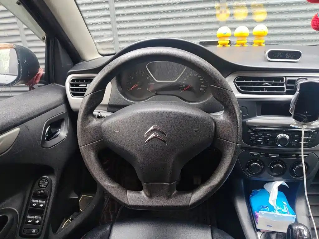 Citroen Elysee — миниатюра 11