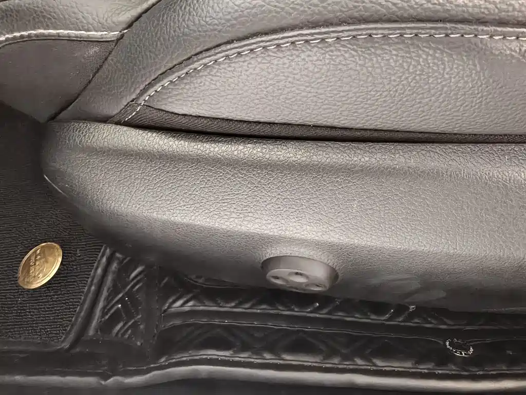 Mercedes-Benz C-Class — миниатюра 12
