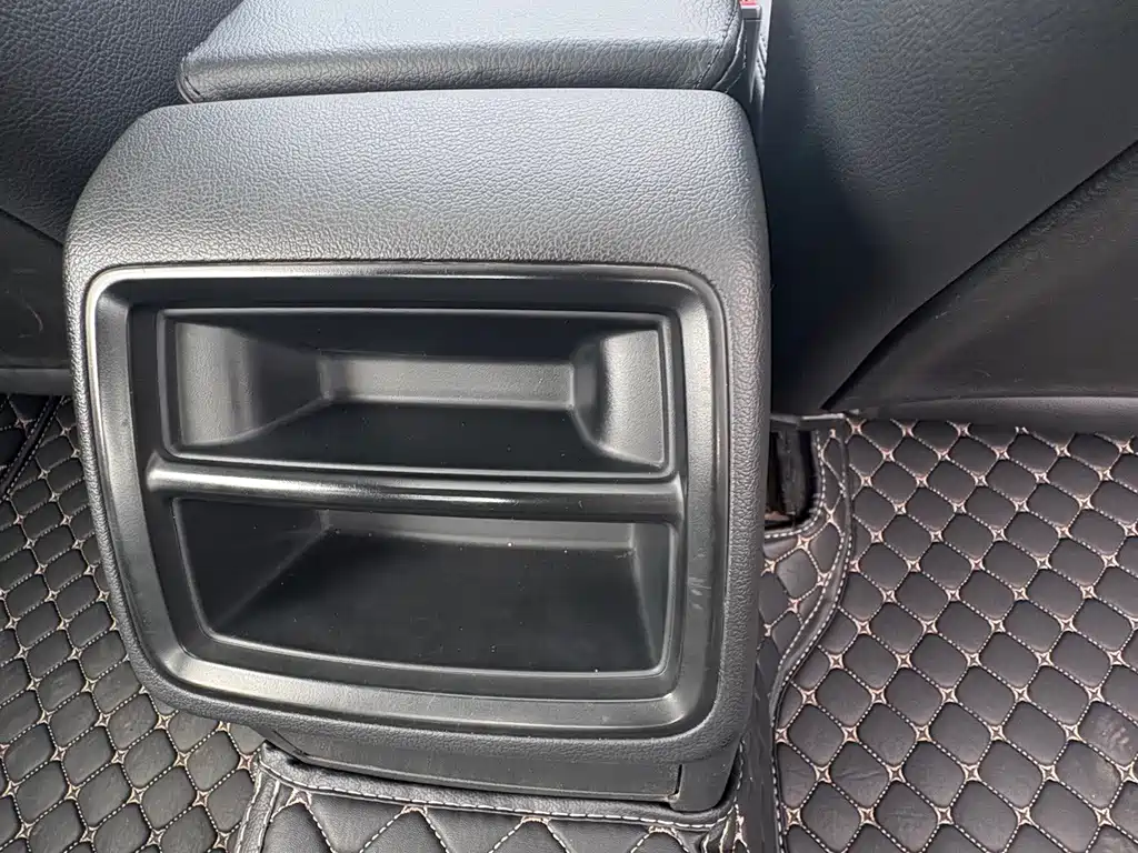 Audi A4L — миниатюра 12