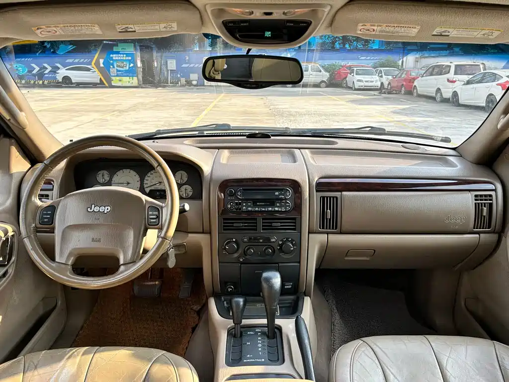 Jeep Grand Cherokee — миниатюра 7