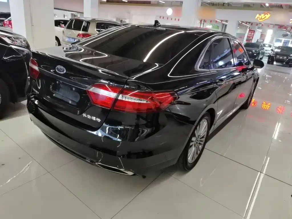 Ford Taurus — миниатюра 7