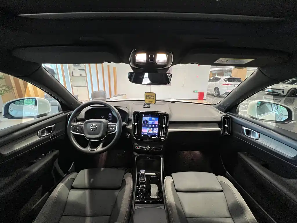 Volvo XC40 — миниатюра 12