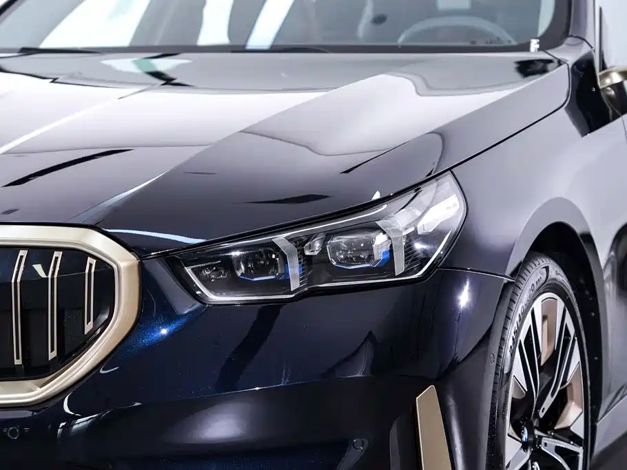 BMW 5 Series — миниатюра 10