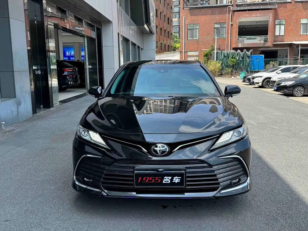 Toyota Camry — миниатюра 2