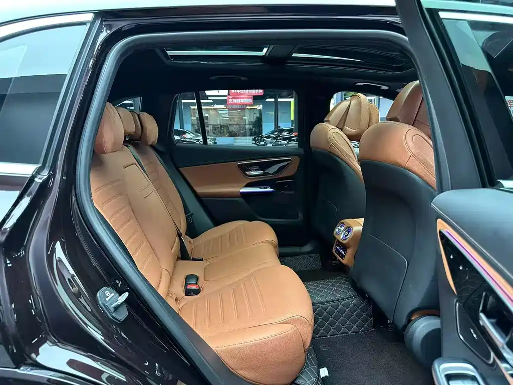 Mercedes-Benz GLC 2024 GLC 300 L 4MATIC 5 мест