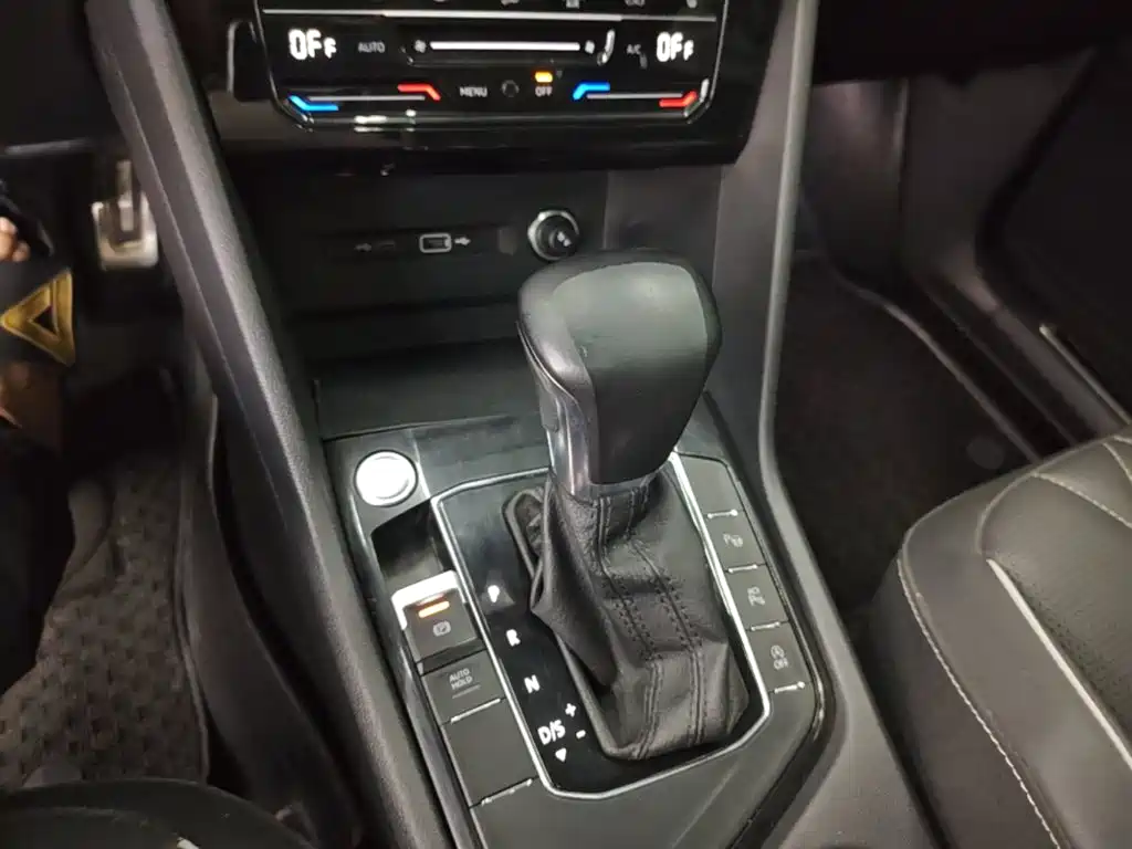 Volkswagen Tiguan L — миниатюра 14