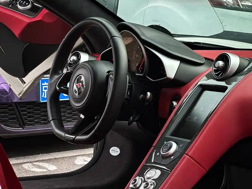 McLaren 12C 2013 3.8T COUPE