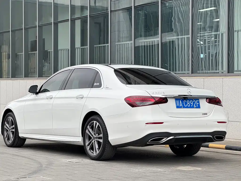 MERCEDES-BENZ E CLASS