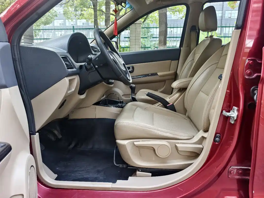 Wuling Hongguang — миниатюра 8