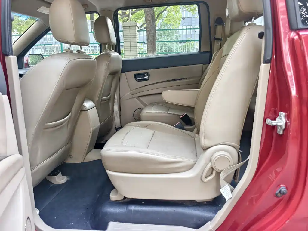 Wuling Hongguang — миниатюра 7