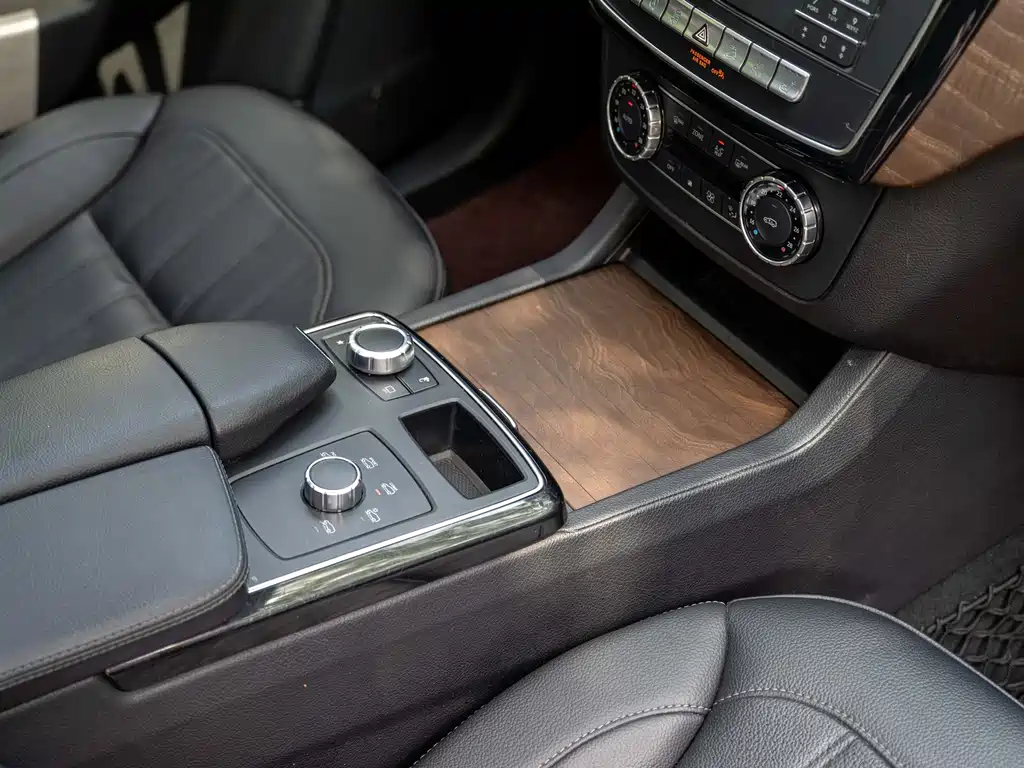 Mercedes-Benz GLE (Import) — миниатюра 10