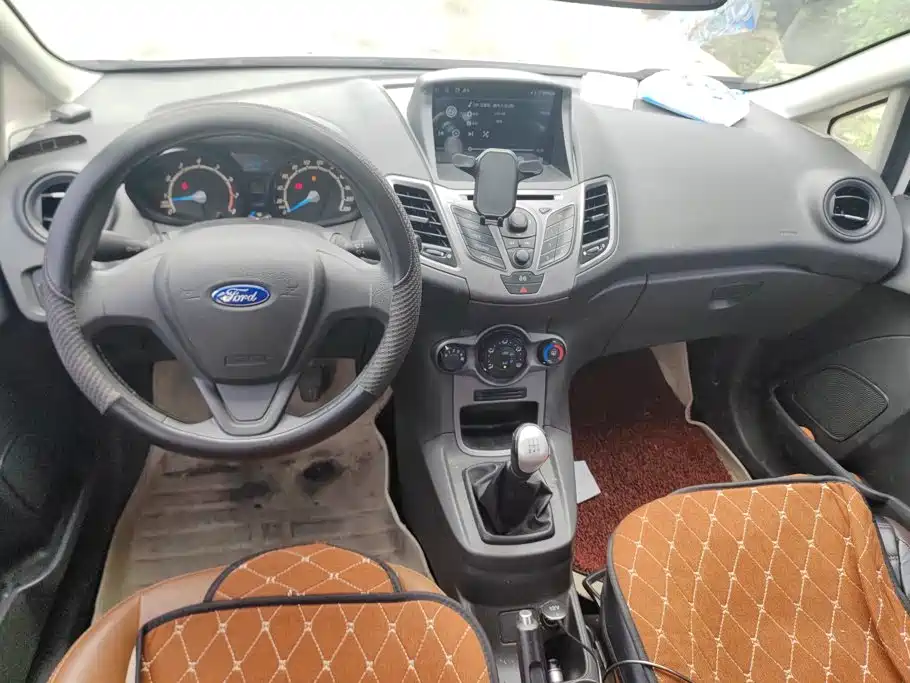 Ford Fiesta — миниатюра 12