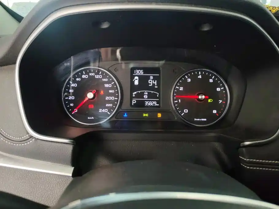 Roewe RX5 — миниатюра 14