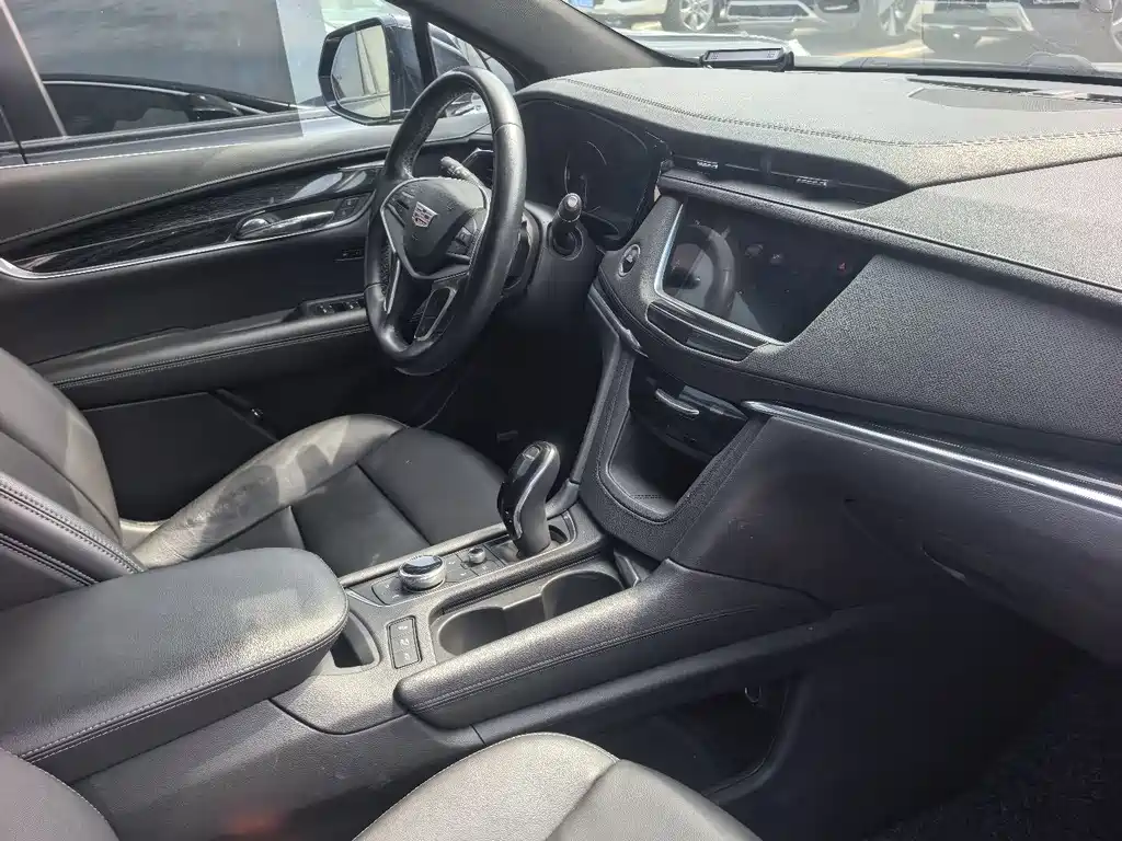 Cadillac XT5 — миниатюра 7