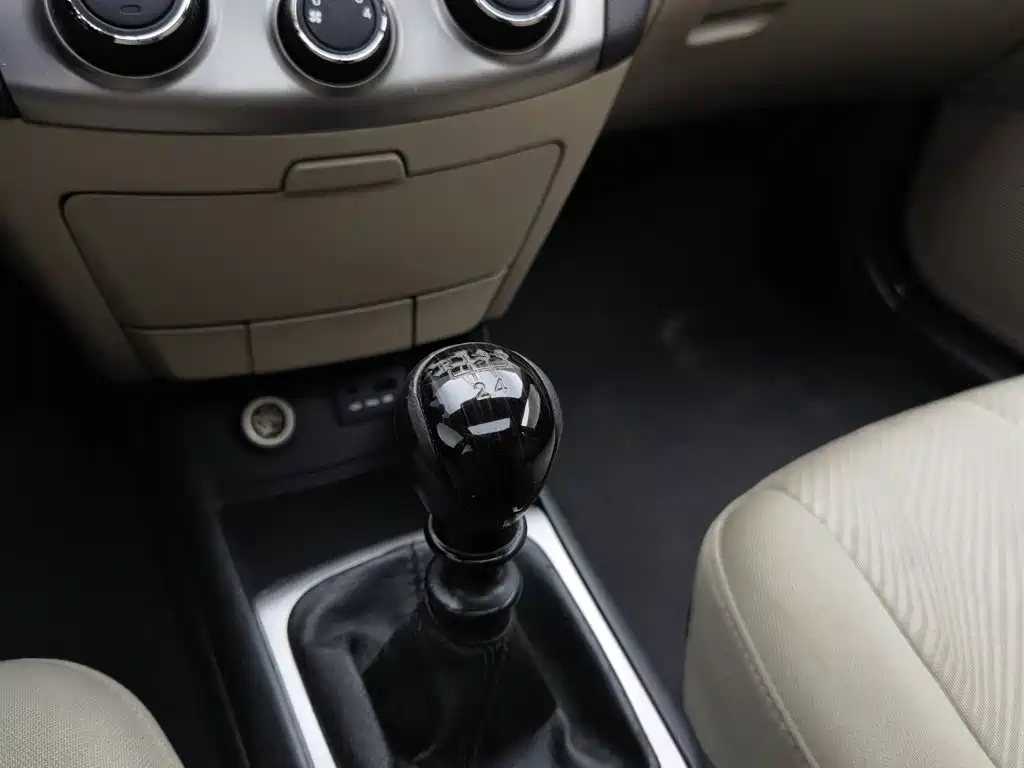 Hyundai Elantra — миниатюра 13