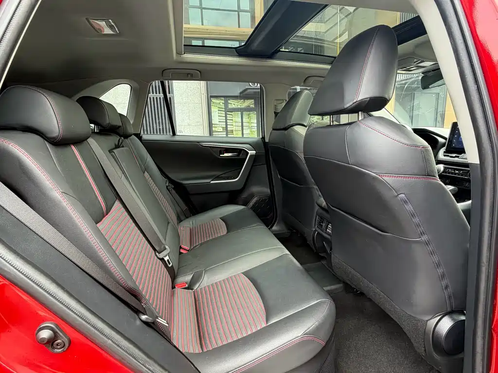 Toyota RAV4 Prime — миниатюра 10