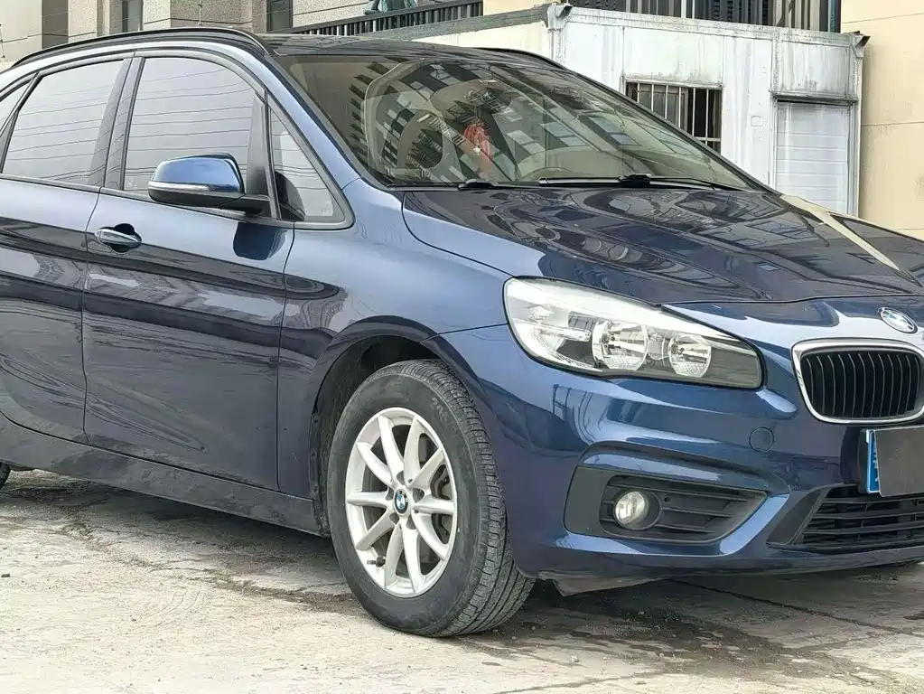 BMW 2 Series Active Tourer — миниатюра 3