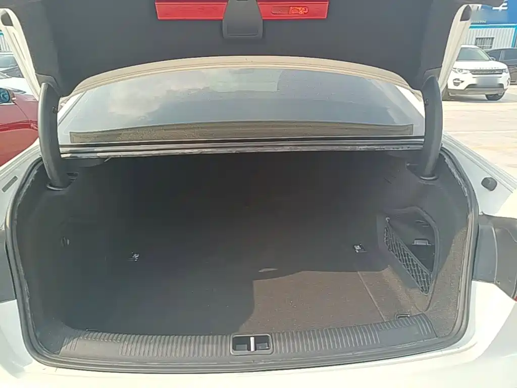Audi A4L — миниатюра 19
