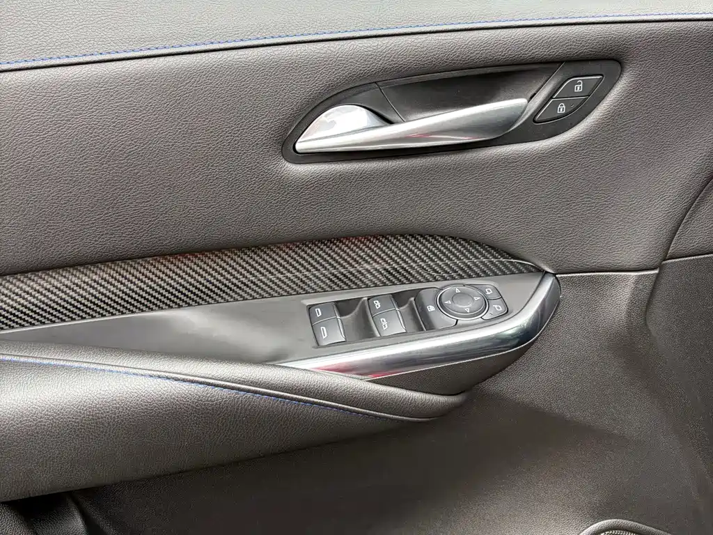 Cadillac XT4 — миниатюра 8