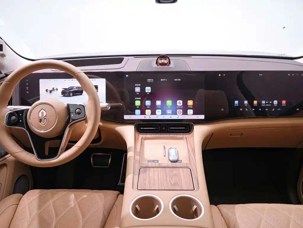 AITO ASK THE WORLD M8