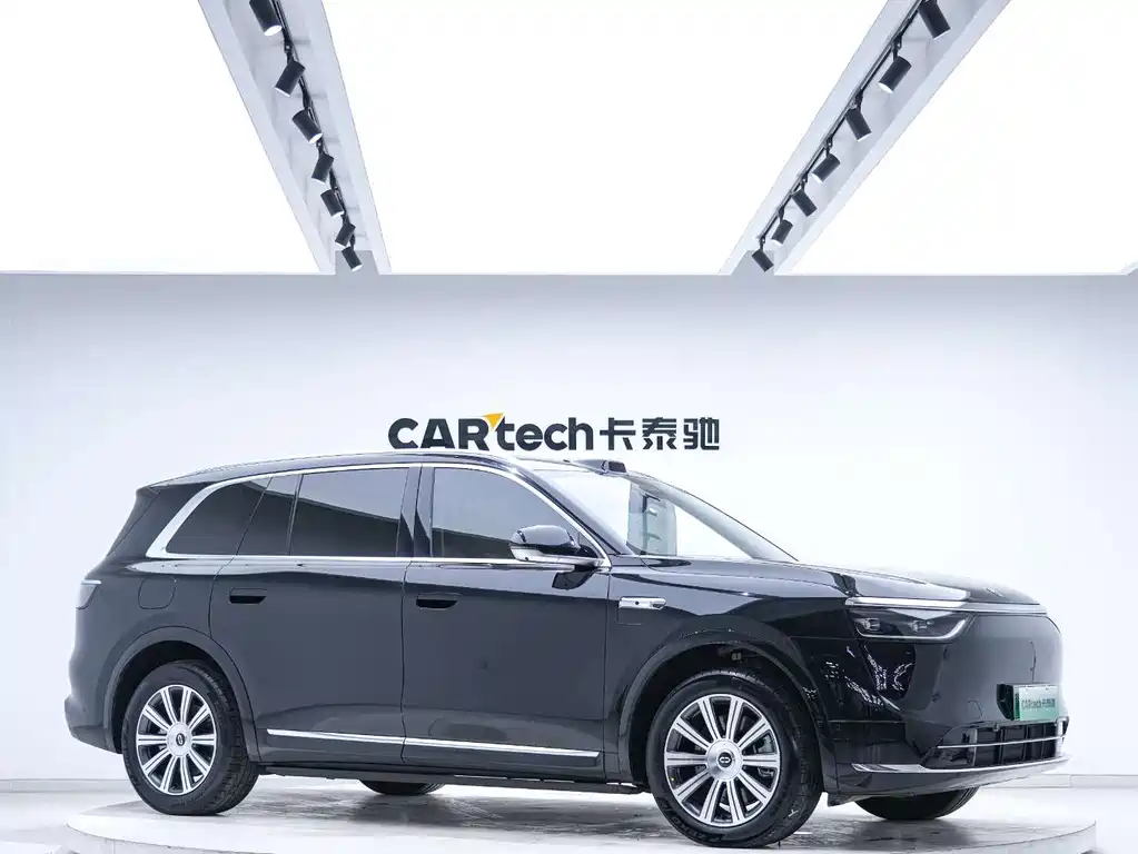 AITO ASK THE WORLD M8