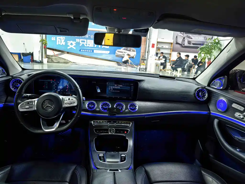 MERCEDES-BENZ E CLASS