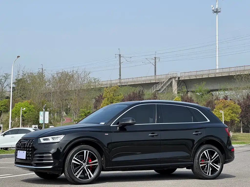 Audi Q5L 2020