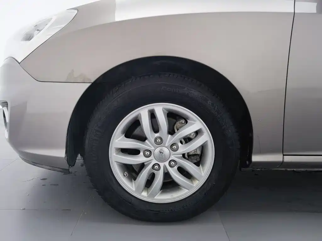 Hyundai Elantra — миниатюра 17