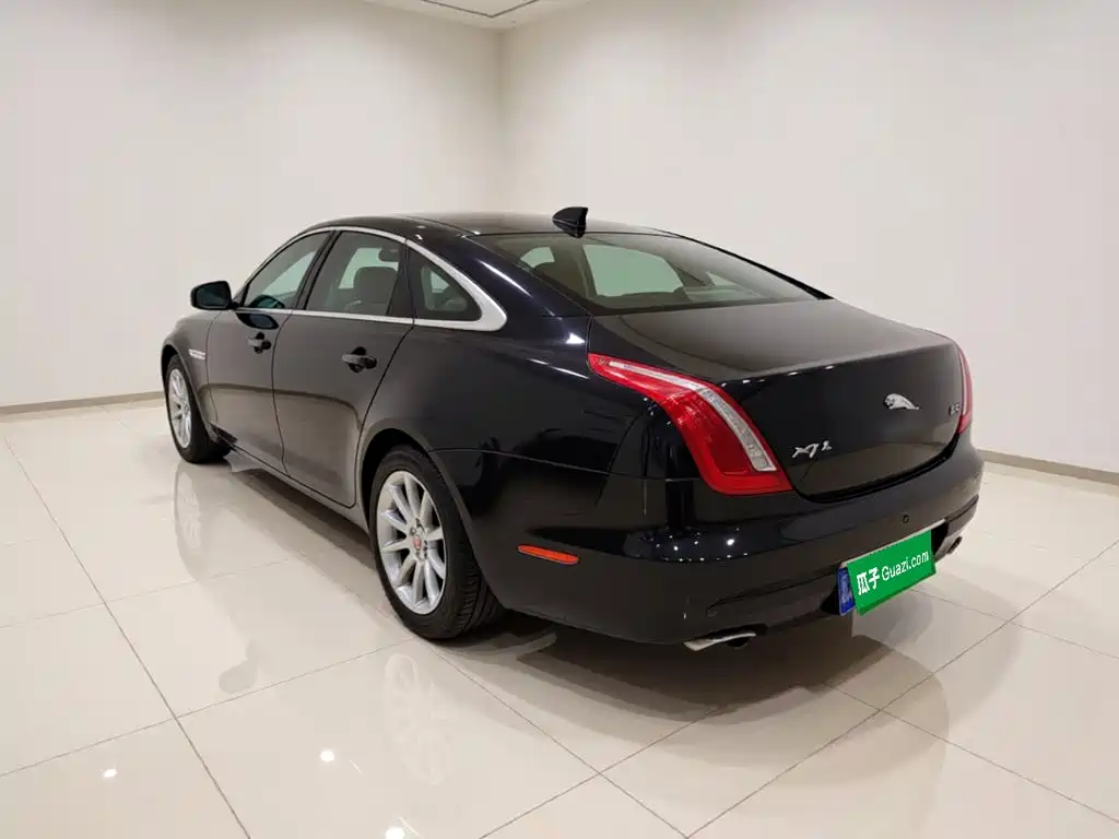 Jaguar XJ — миниатюра 4