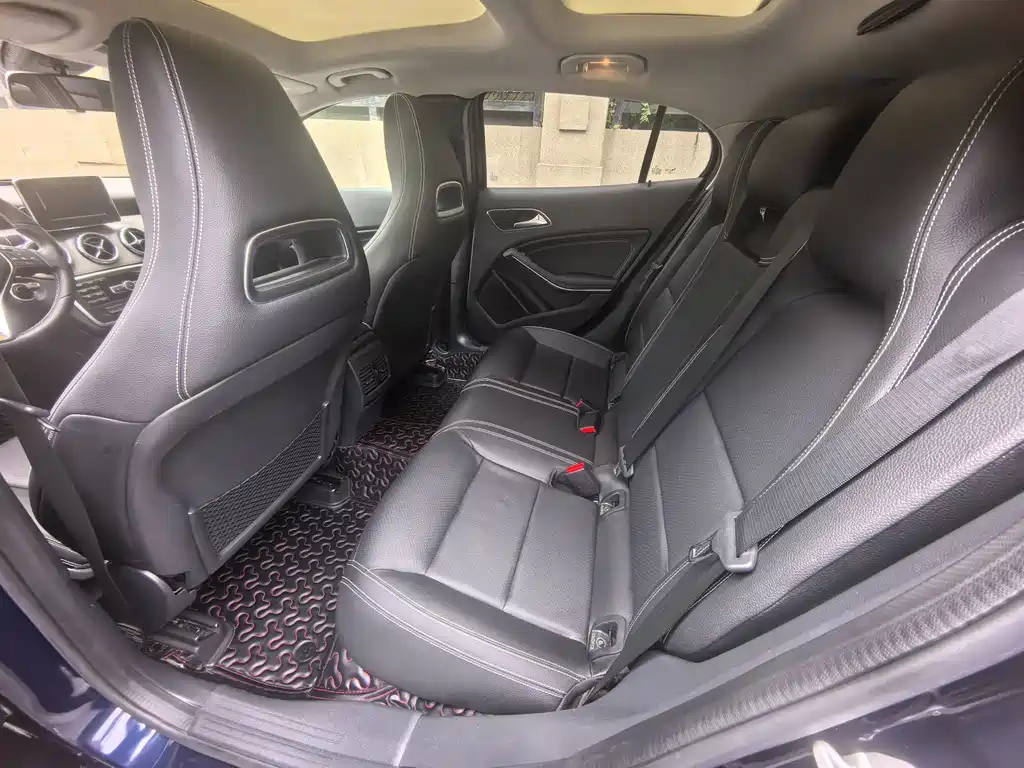 Mercedes-Benz GLA — миниатюра 10