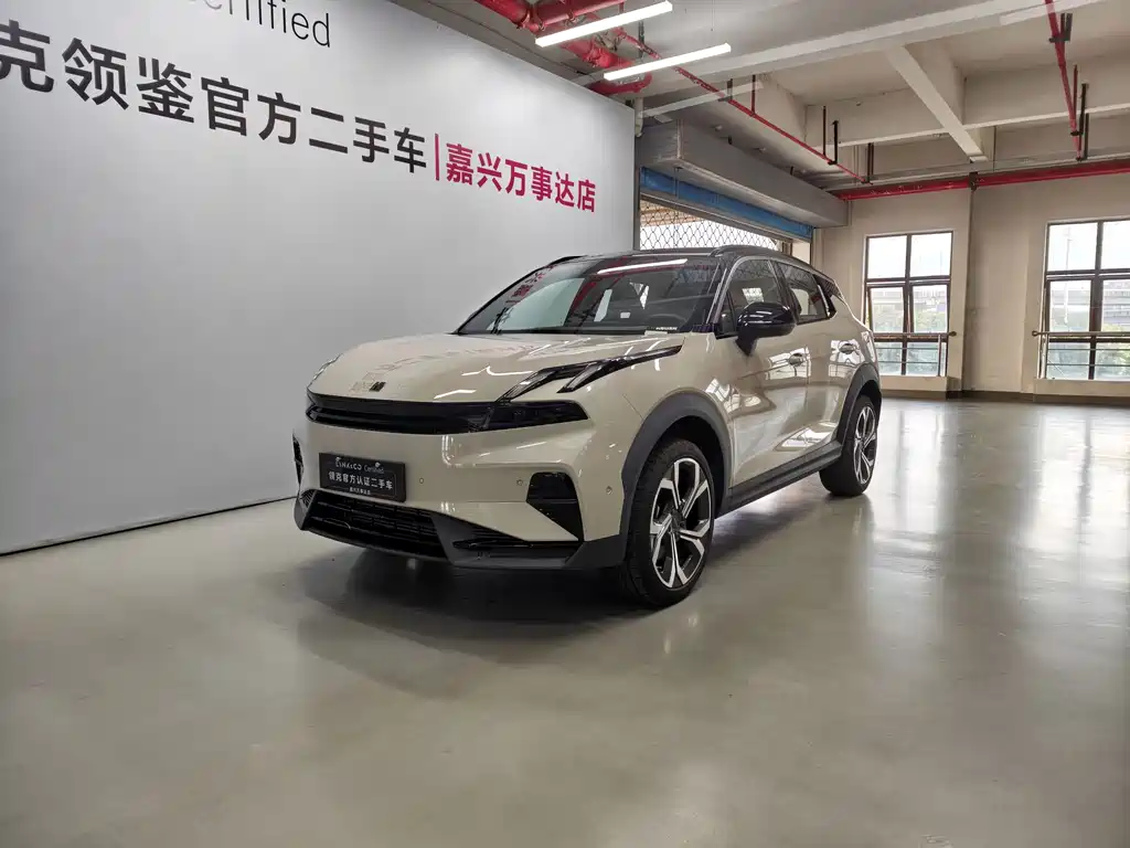 Lynk & Co 06