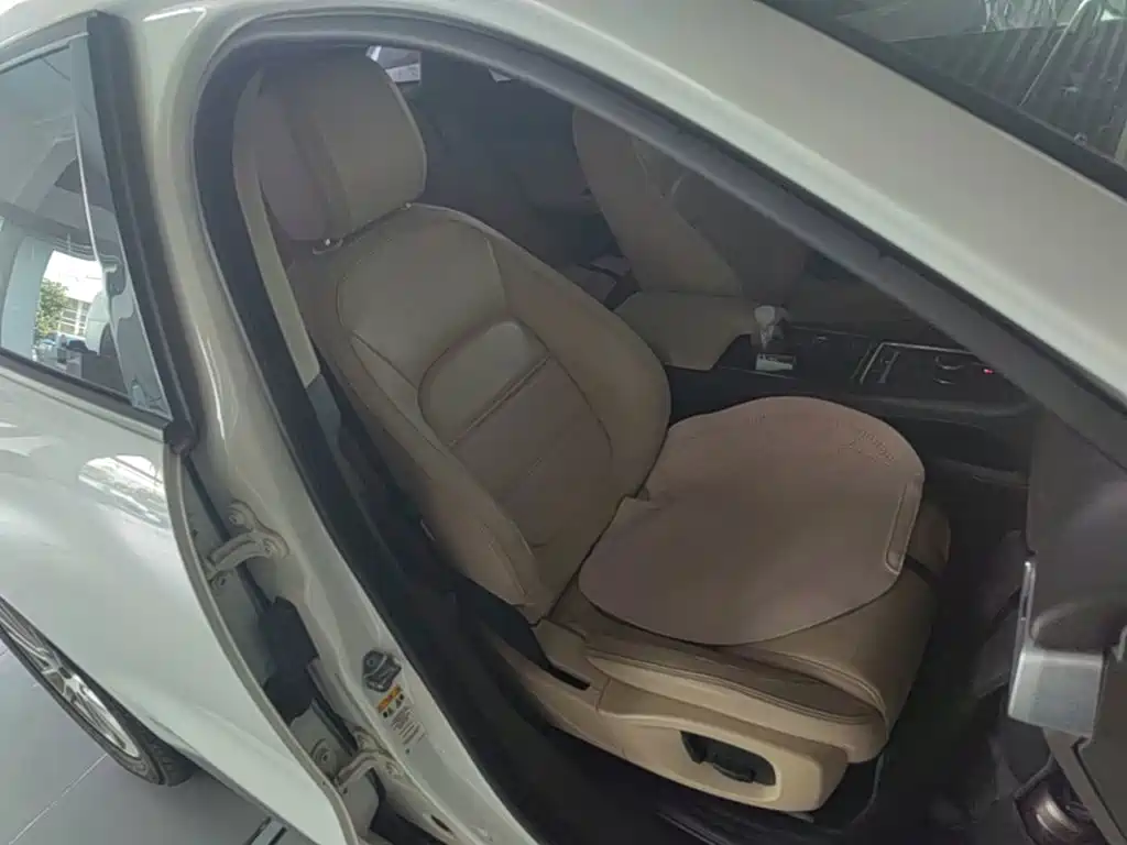 Jaguar F-PACE — миниатюра 25