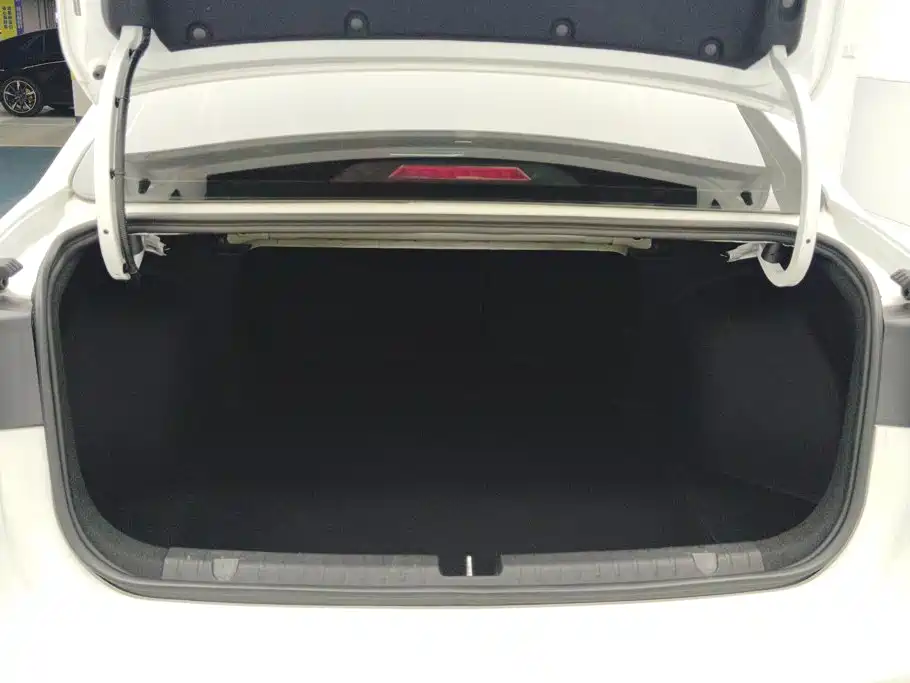 Geely Emgrand — миниатюра 4