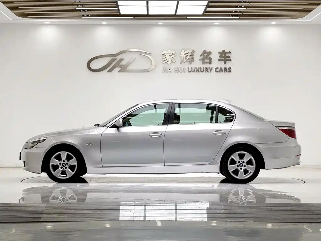 BMW 5 Series — миниатюра 4