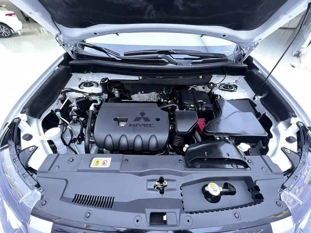 Mitsubishi Outlander — миниатюра 19