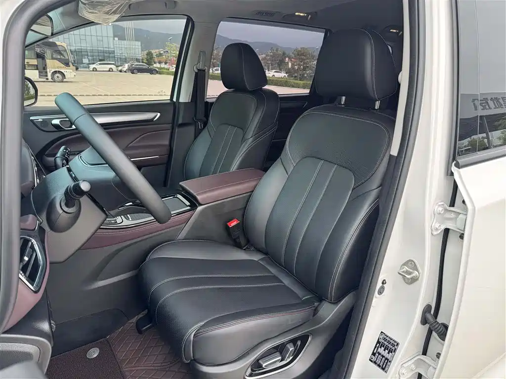 GAC Motor Trumpchi M6 — миниатюра 5