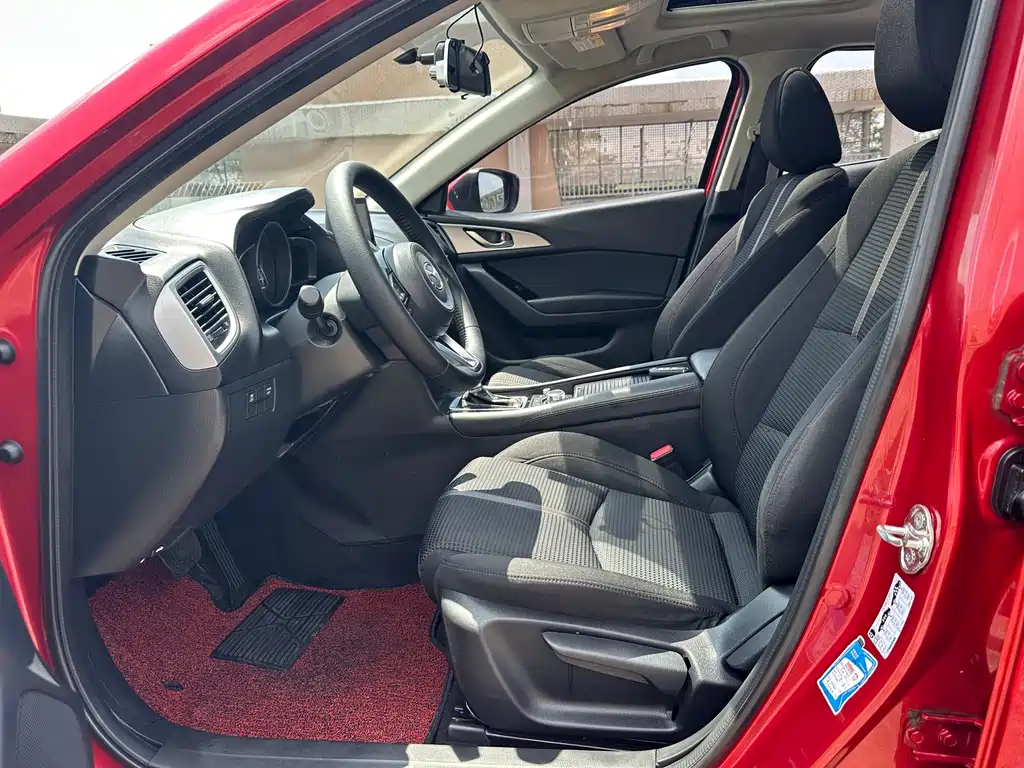 Mazda 3 Axela Sedan 1.5L Auto Luxury Type China V, фото 9