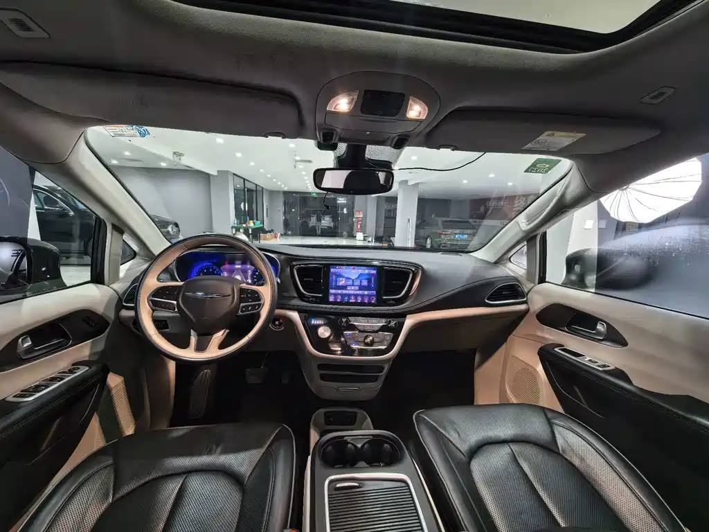 Chrysler Grand Voyager (Import) — миниатюра 19