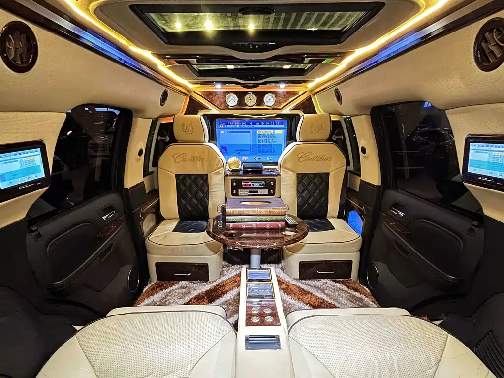 Cadillac Escalade — миниатюра 19
