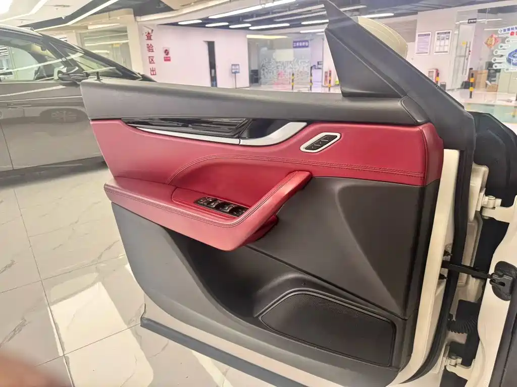 Maserati Levante — миниатюра 7