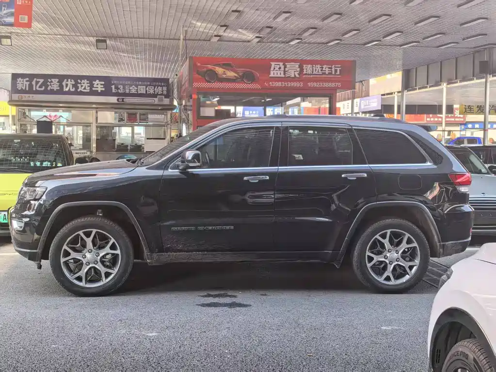JEEP GRAND CHEROKEE