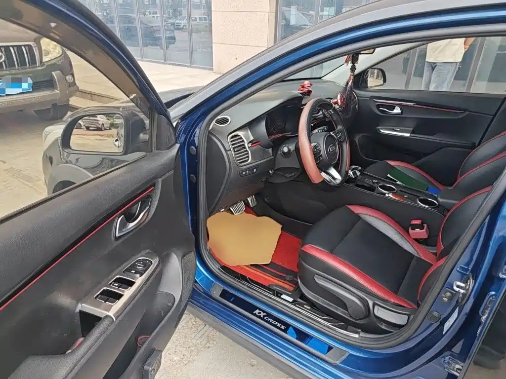 Kia KX Cross — миниатюра 12