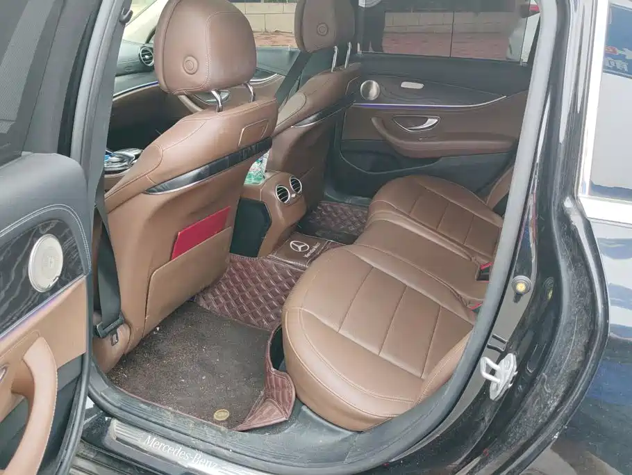 Mercedes-Benz E-Class — миниатюра 11