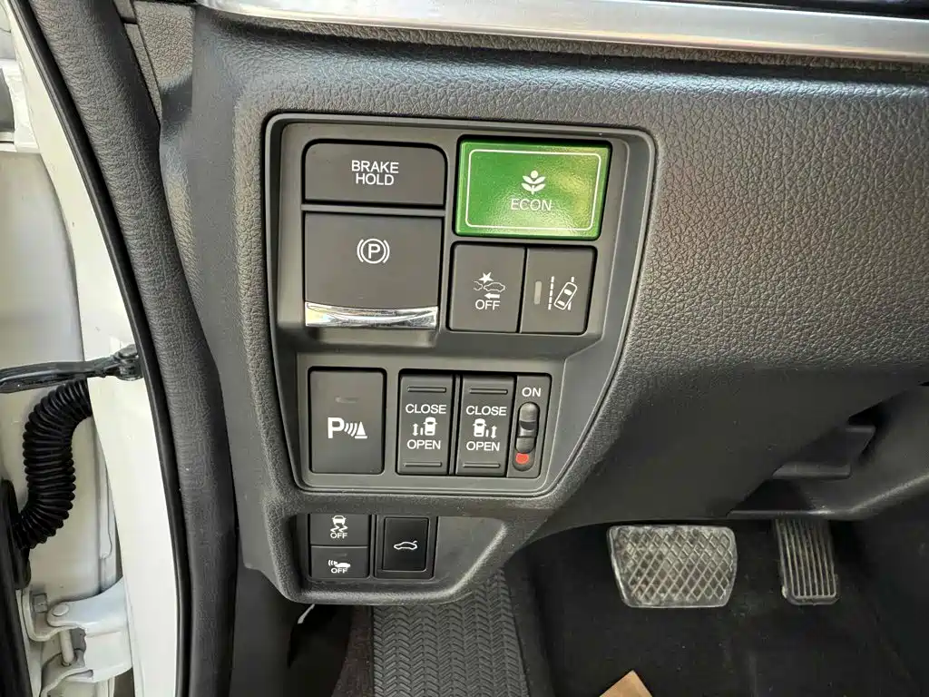 Honda Elysion — миниатюра 13