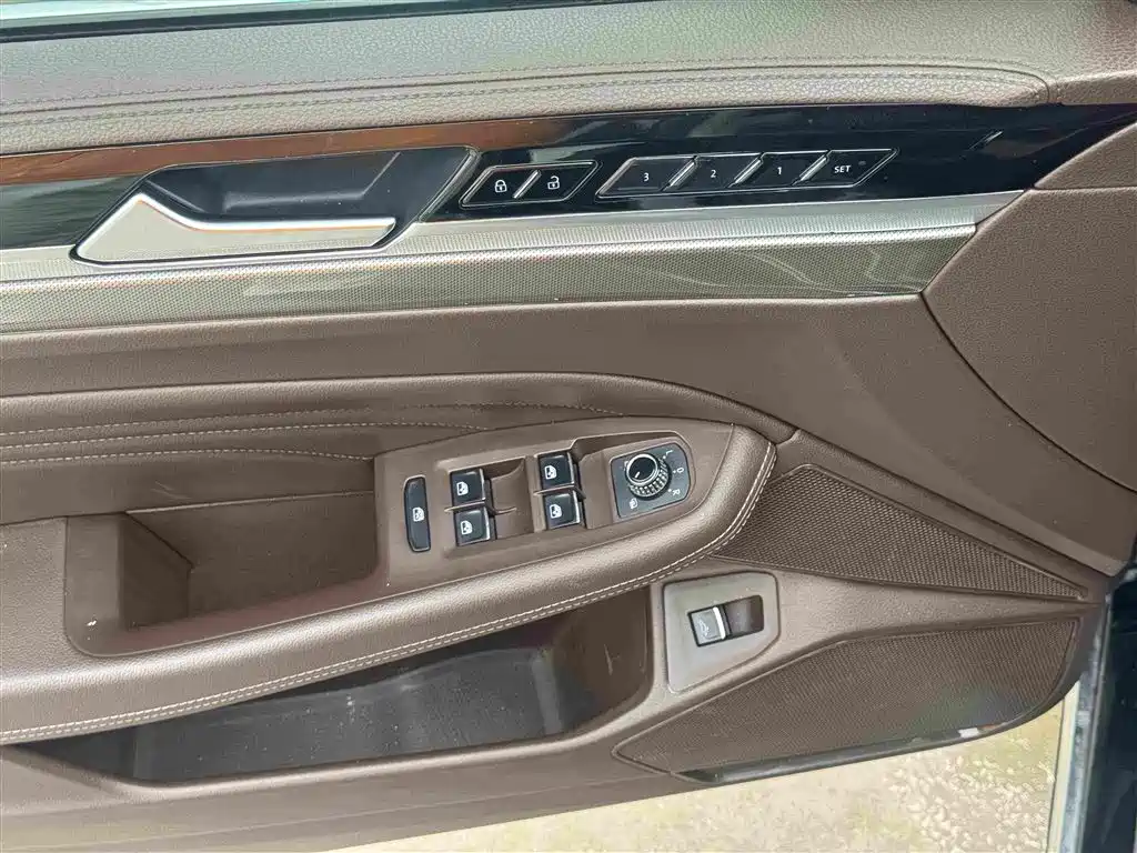 Volkswagen Phideon — миниатюра 8